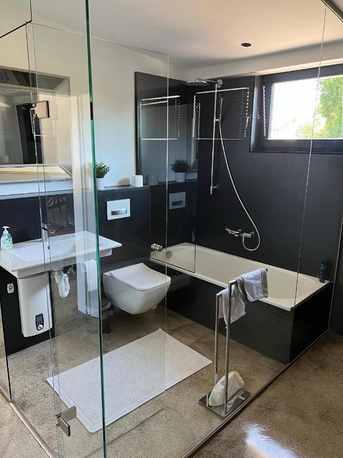 Wohnung Mit Besonderem Ausblick Pfaffenhausen  Екстериор снимка